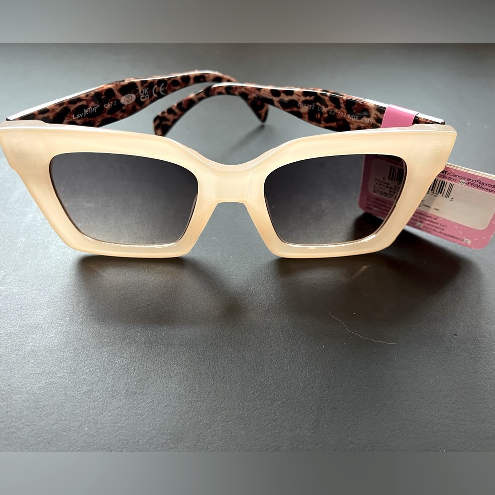 BETSY JOHNSON sunglasses